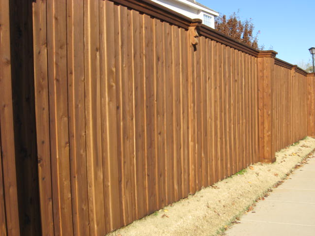 Automatic driveway gate